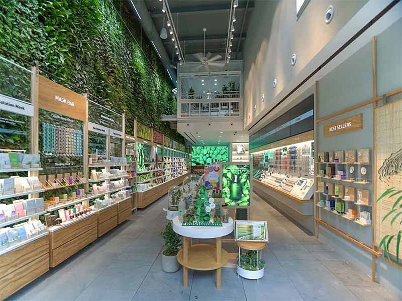 Biophilia nei Settori Retail e Ospitalità: Progettare Spazi di Vendita Coinvolgenti e Confortevoli