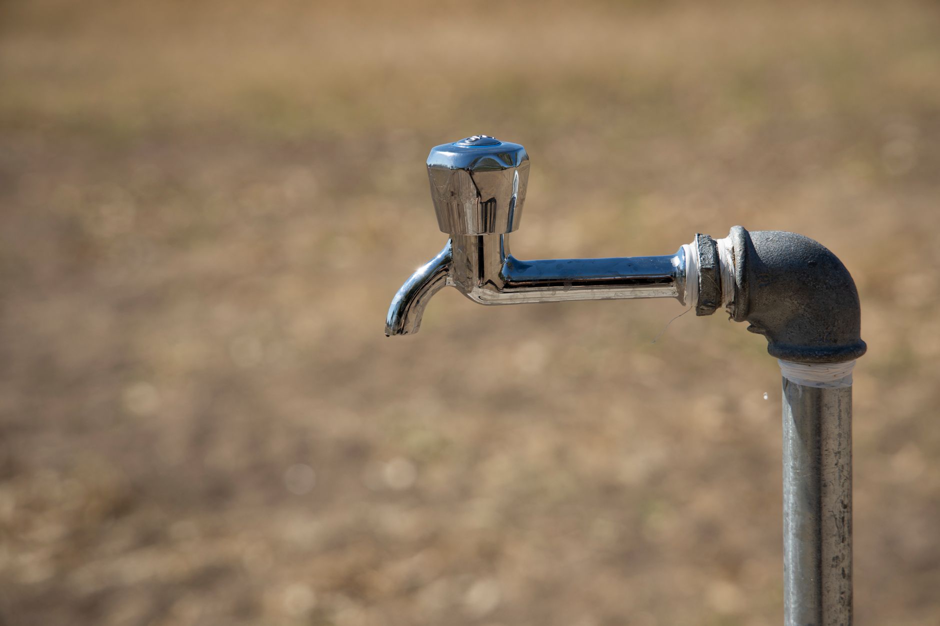 Acqua: il tesoro invisibile che stiamo dilapidando. È tempo di una nuova cultura idrica