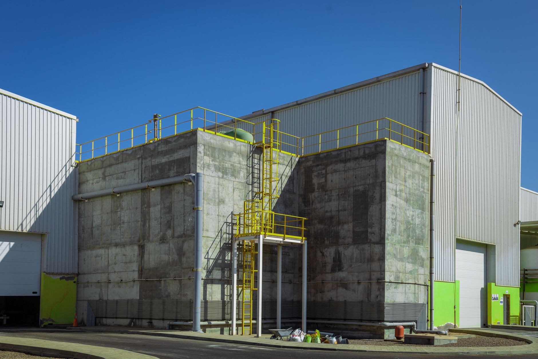 Calcestruzzo che respira CO₂: come il carbonation curing sta rivoluzionando i materiali da costruzione