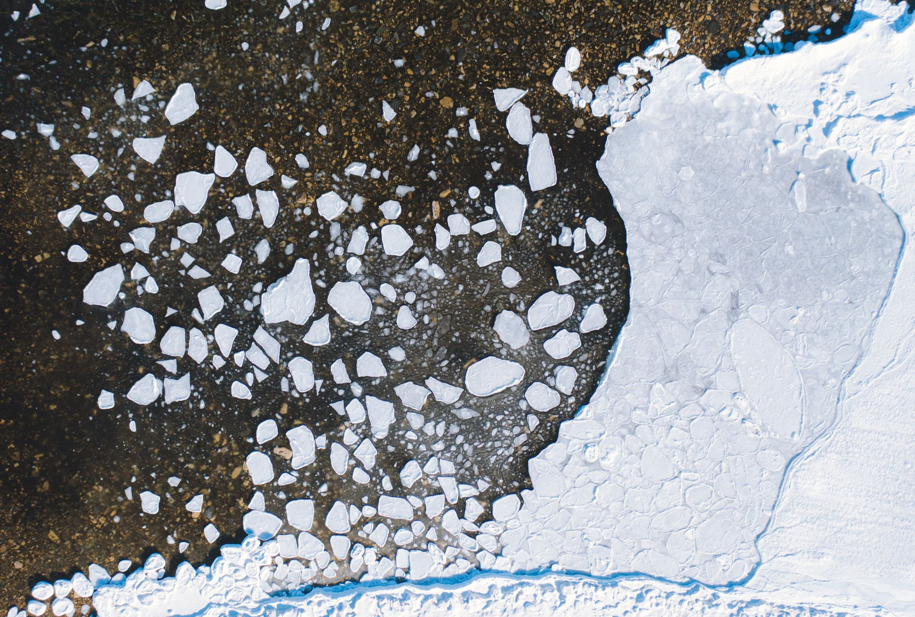 Permafrost in fiamme: quando il suolo ghiacciato dell’Artico diventa una bomba di carbonio senza innesco visibile