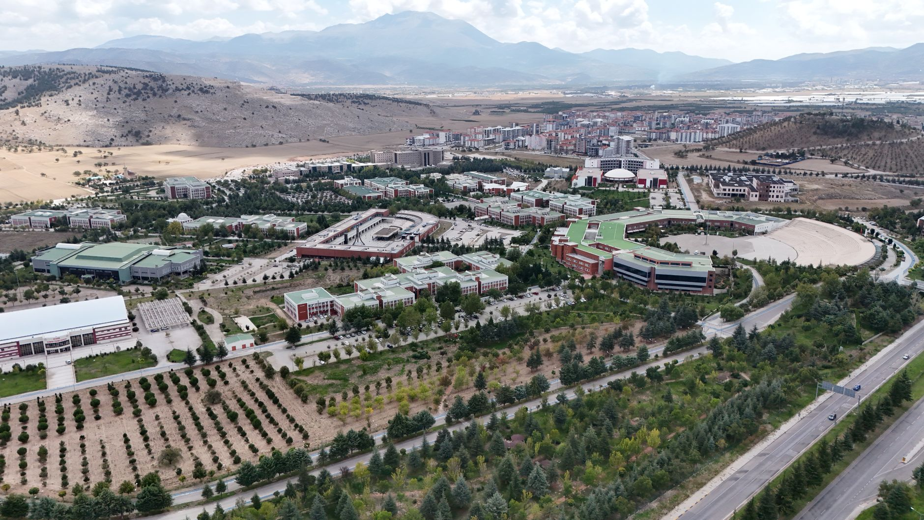Campus e comportamento ecologico: il ruolo del senso di meraviglia