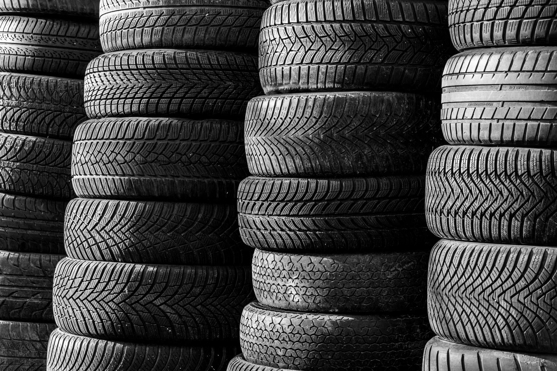 Il pneumatico che diventa carburante verde: come la pirolisi dei PFU fuori uso sta producendo olio combustibile certificato nei termovalorizzatori chimici dell’Emilia-Romagna